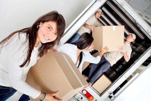 Local moving team navigating London street access