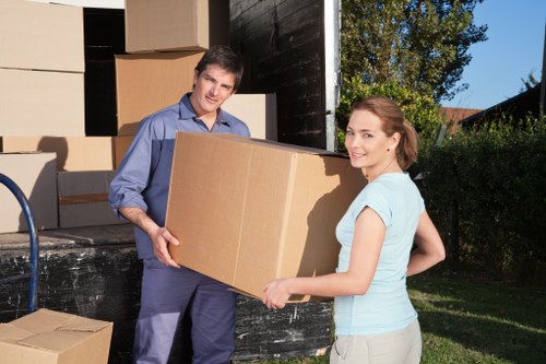 London house removal service with packing, loading, and transport support